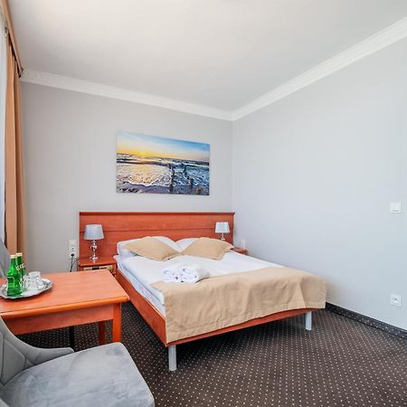 Hotel Wodnik Twoj Hotel Z Widokiem Na Morze Ustronie Morskie Exteriör bild